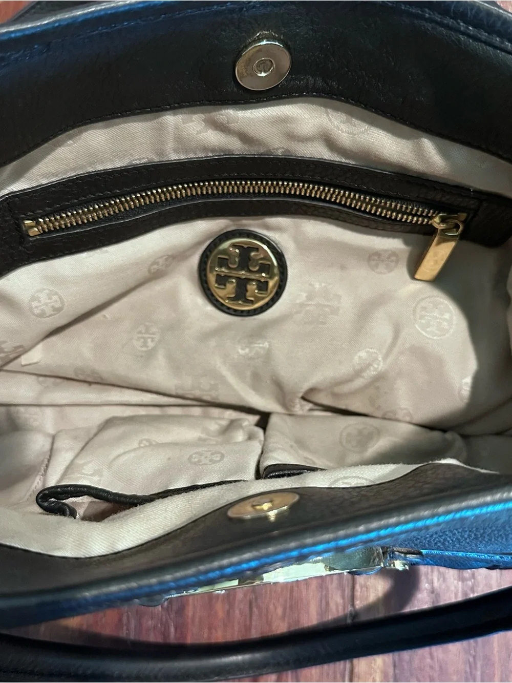 Tory Burch Black Shoulder Bag Pebbled & Dust Bag